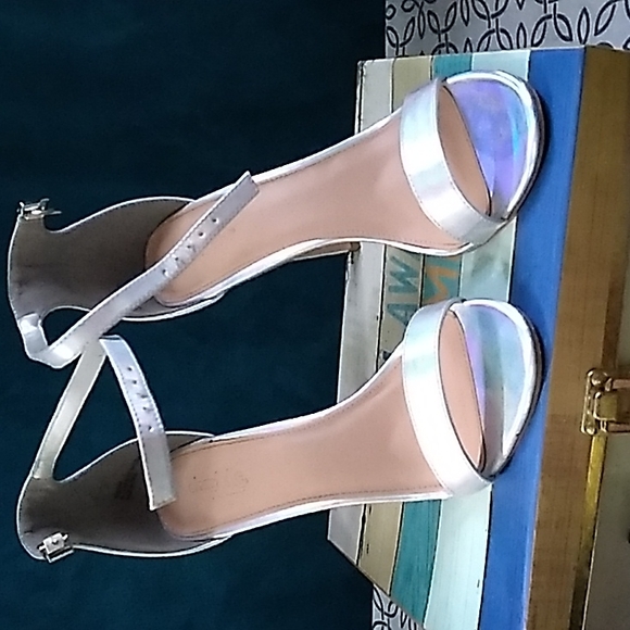 Rainbow 🌈silver heels - Picture 2 of 5
